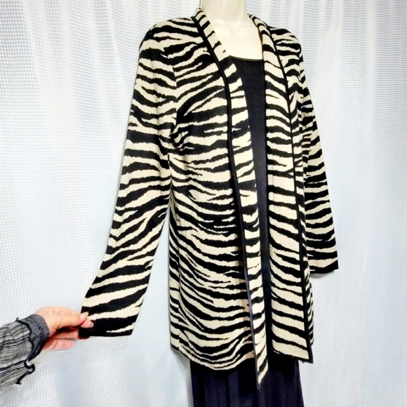 Evan-Picone Zebra Print Open Front Knit Cardigan Women's (L) - Picture 3 of 9